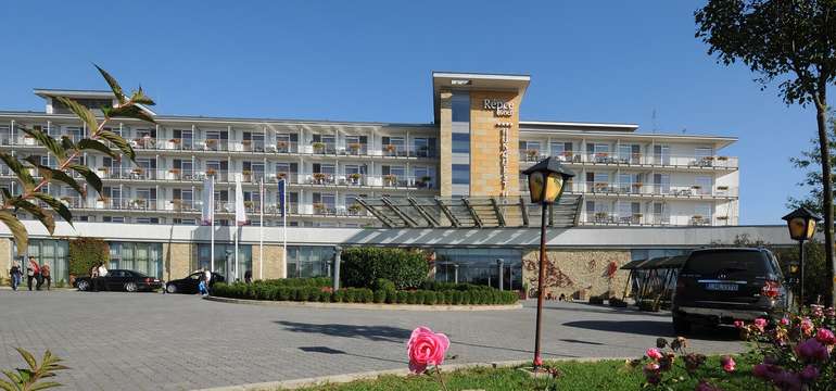 Hotel Répce Gold**** je priamo prepojený s liečebnými kúpeľmi Bükfürdő
