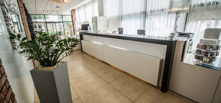 Hotel Dolphin****