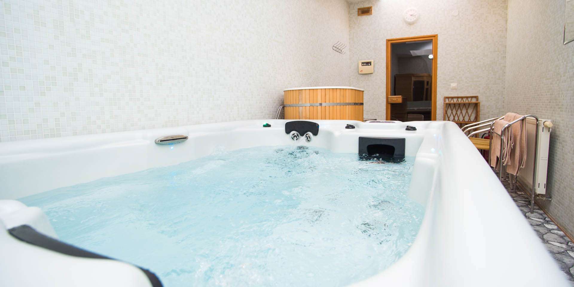 Až 2 hodinky relaxu v privátnom wellness centre v hoteli Dominika***