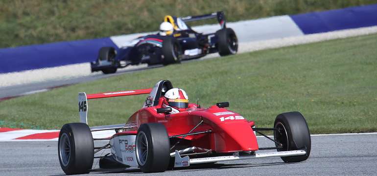 Pilotujte formulu na Slovakia Ringu