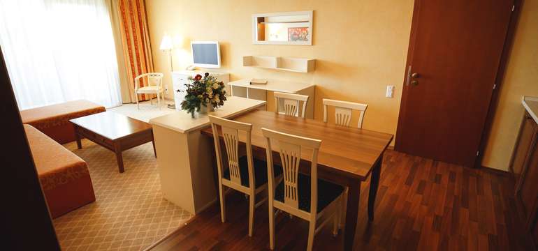 RESIDENCE HOTEL & CLUB