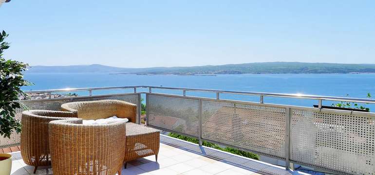 Hotel Villa Aurora*** v Crikvenici leží len 5 minút chôdze od hlavnej pláže