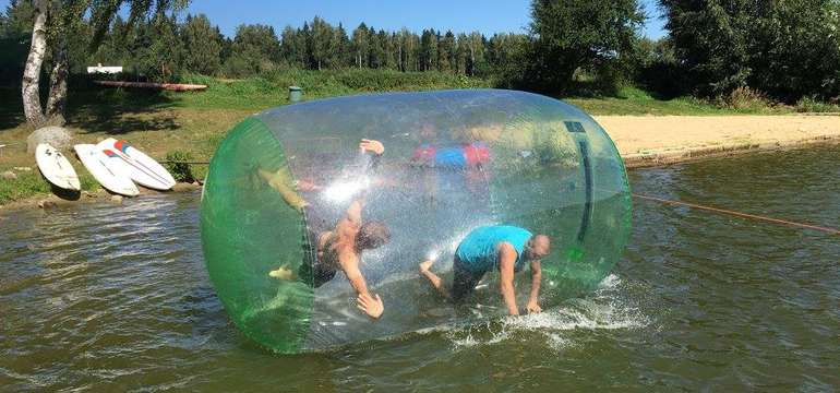 Při aquazorbingu si užijete spoustu legrace