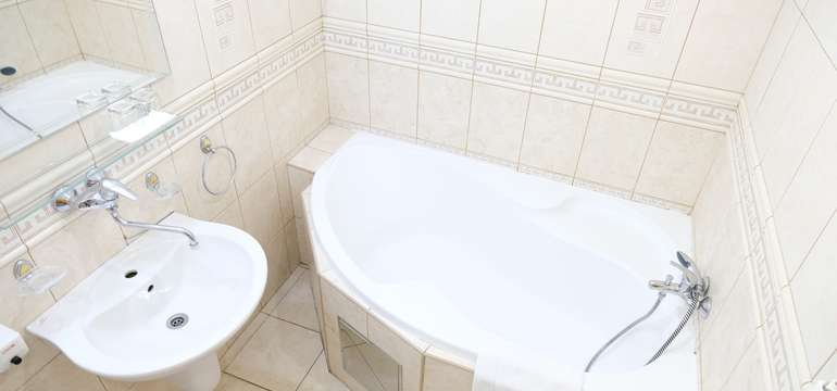 Apartmán s obývacou časťou a veľkou vaňou