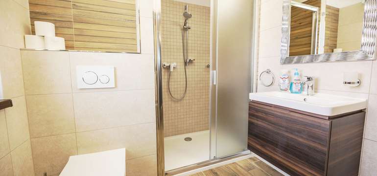 Vlastní koupelna s WC je samozřejmostí každého pokoje