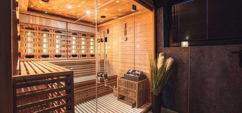 Wellness zóna: vírivka, sauny, ochladzovacie sprchy