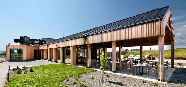 Reštaurácia Rock Farm vo Veľkej Lomnici - exteriér