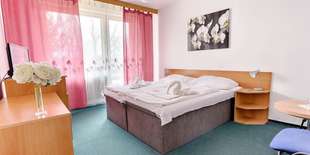 Ubytovaní budete v Hotel Harmónia