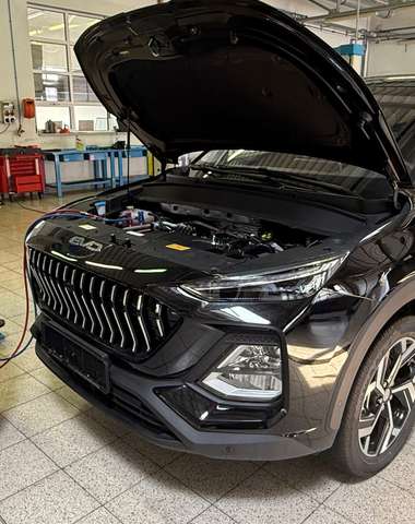 Plnenie klimatizácie a čistenie ozónom v autoservise AGROTEC v Lamači