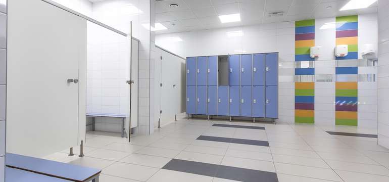 Šatne v horskom hoteli Rysy v Poľsku