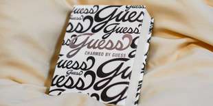 Náramok GUESS s červeným srdcom