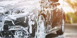 Umývanie auta - interiér, exteriér, tepovanie a nanesenie keramického vosku