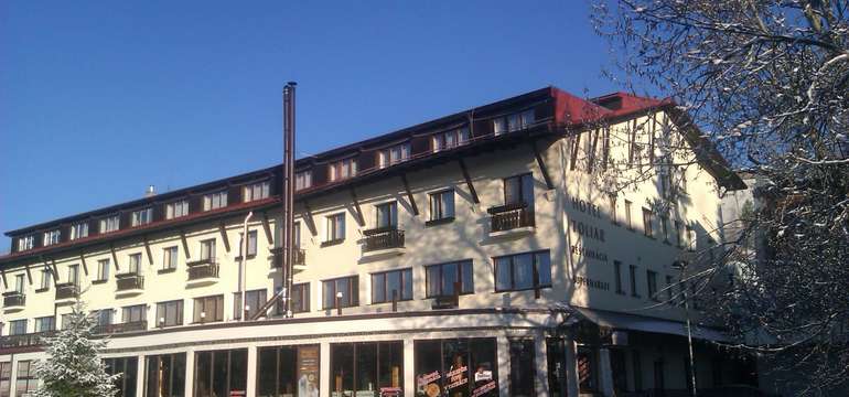 Hotel Toliar ***  sa nachádza v prekrásnom prostredí Vysokých Tatier