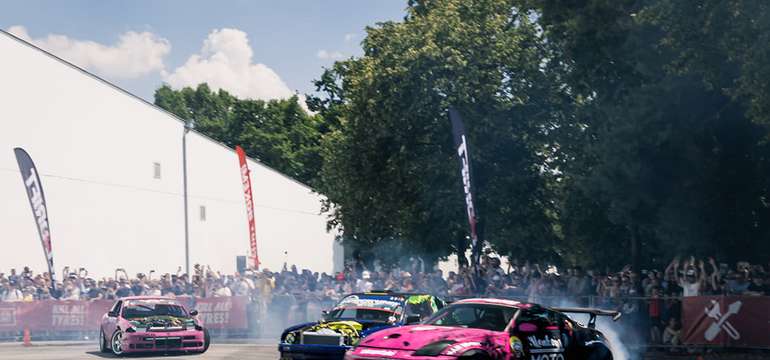 Drifty, šprinty, rally jazdy aj kaskadérske show 