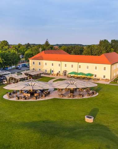 Báč - Golf Club Apex