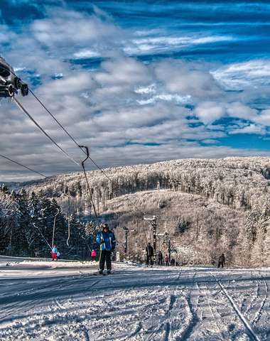 1x Celodenný skipass pre seniora alebo dieťa do 12 rokov do Skiland Stará Myjava Platí cez týždeň od