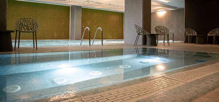 Wellness saunové štúdio a bazénová hala v RM Hoteli****