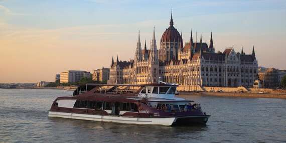 Plavba lodí v Budapešti se Silverline Cruises - dokonce i během noci/Maďarsko - Budapest