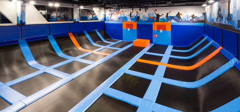 JUMP FUN Pri letisku