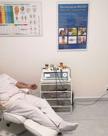 Antinikotínová terapia, odstránenie alergií, eliminácia bolesti chrbta a kĺbov alebo diagnostika prí
