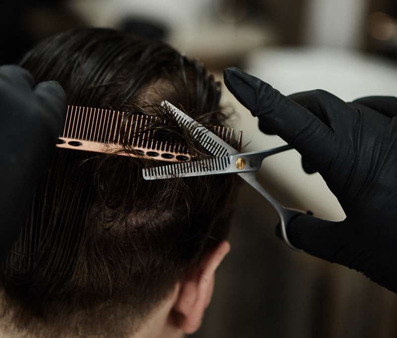 Pánsky strih, holenie britvou alebo Kombo v The Razors BarberShop na Radlinského