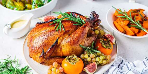 Veľká kuracia alebo rezňová misa pre 6 až 8 osôb v hoteli Divoká Voda v Čunove - platí aj na TAKE AWAY/Bratislava – Čunovo