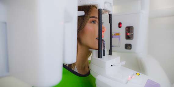 Komplexné vstupné stomatologické vyšetrenie vo Family Dental Care na Štúrovej - vyhotovenie RTG snímkov v cene / Bratislava - Staré Mesto