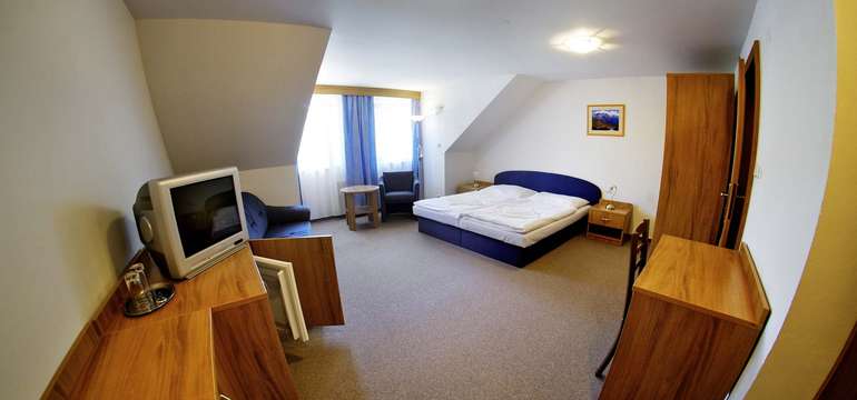 Hotel poskytuje komfortní ubytování odpovídající standardu tříhvězdičkového hotelu