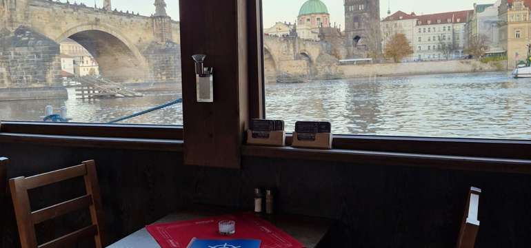 Vítejte na palubě společnosti River Boats Prague! 