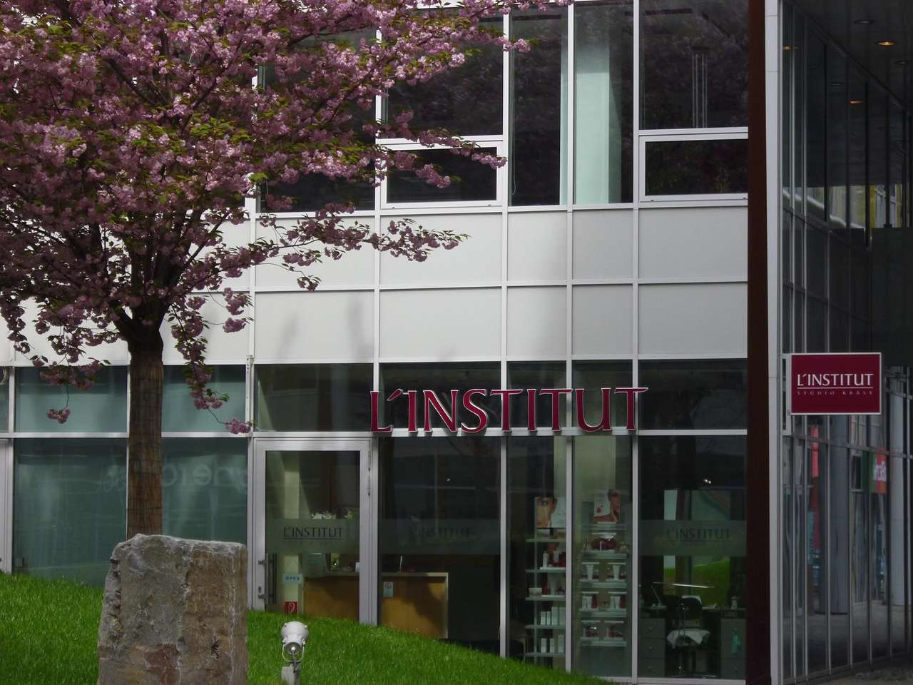 Strih a farbenie so značkou TMT MILANO s prírodnými zložkami v salóne L´INSTITUT