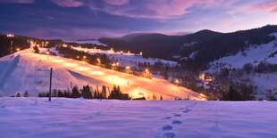 V blízkom ski centre sa vylyžujete na 5 trasách pre začiatočníkov aj pokročilých