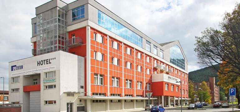 Hotel Spolcentrum*** má výhodnú polohu v strede podtatranského regiónu