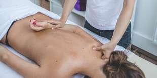 Športová masáž je špeciálne prispôsobená pre športovcov na zvýšenie fyzickej kondície