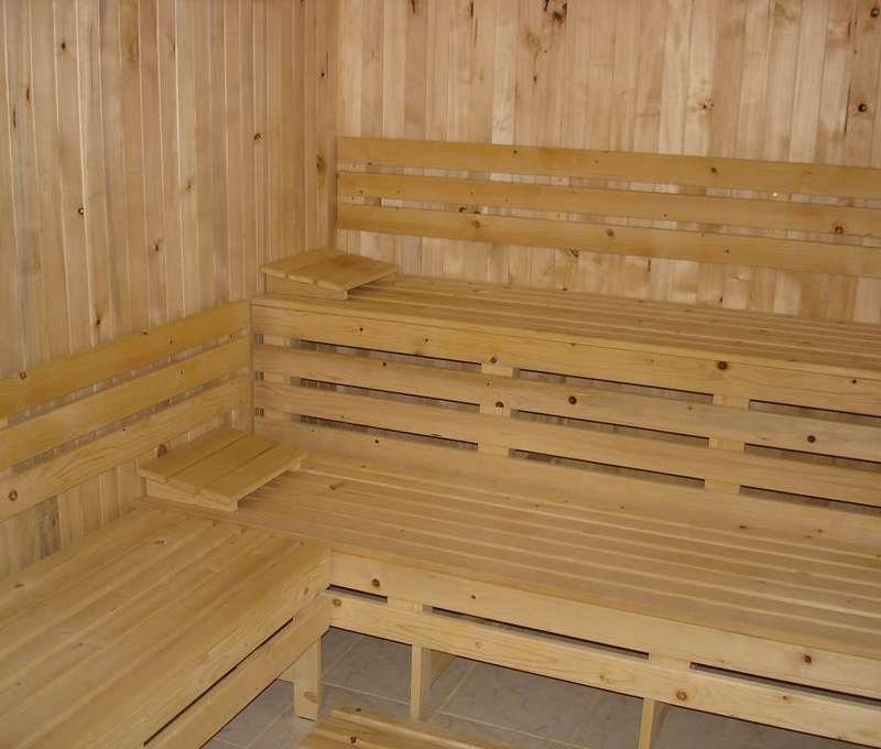 Vstup do wellness (fínska, parná a infrasauna, vírivka) na 2 hod.