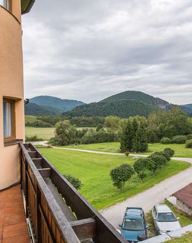Hotel Bránica**** ponúka kvalitné služby v oblasti ubytovania, gastronómie, oddychu a športu