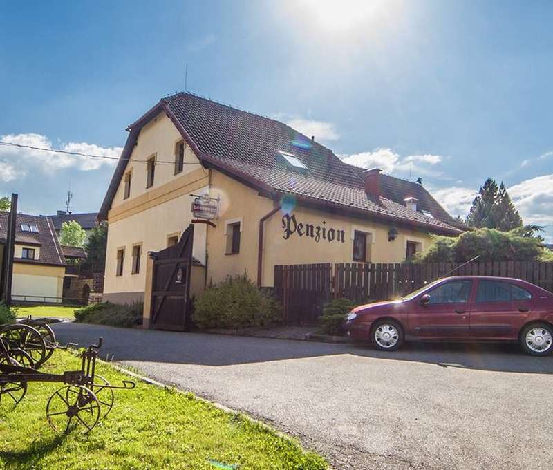 Stylové prostředí je ideálním východiskem pro výlety - je možné si půjčit i kola