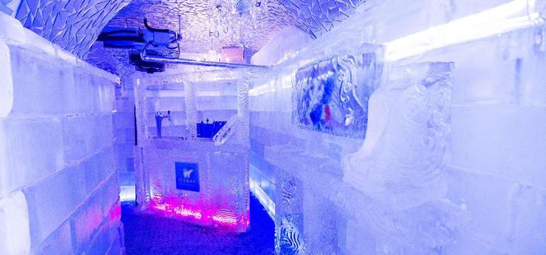 Vstup a drinky v ICE BAR v centre bratislavského Starého Mesta