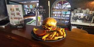 Double Burger s hranolkami pre jednu osobu