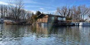 Netradičné ubytovanie na hausbóte v Bratislave