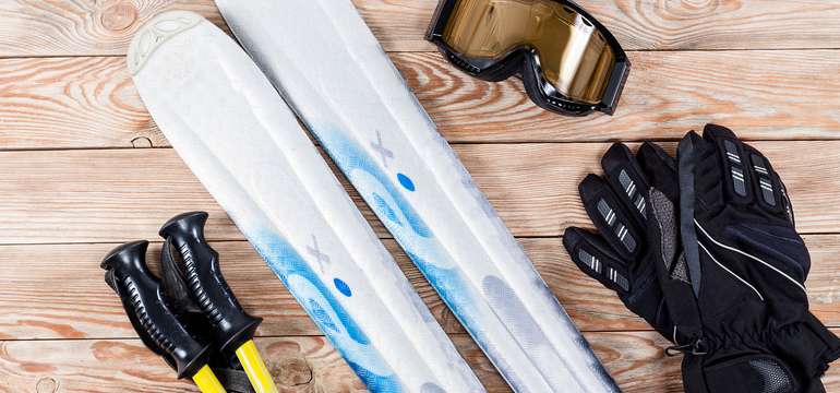 Pripravte svoje lyže, snowboardy a korčule na zimnú sezónu (ilustračné foto)