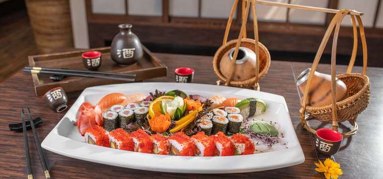 Sushi set vo Việt Phố