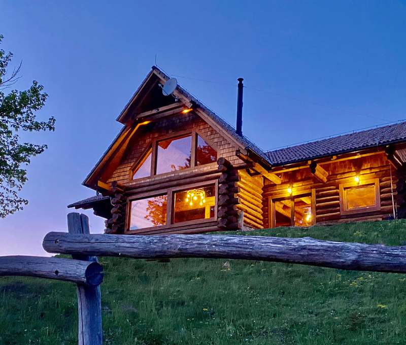 Luxusný Alaska zrub pre 12 osôb uprostred Štiavnických vrchov