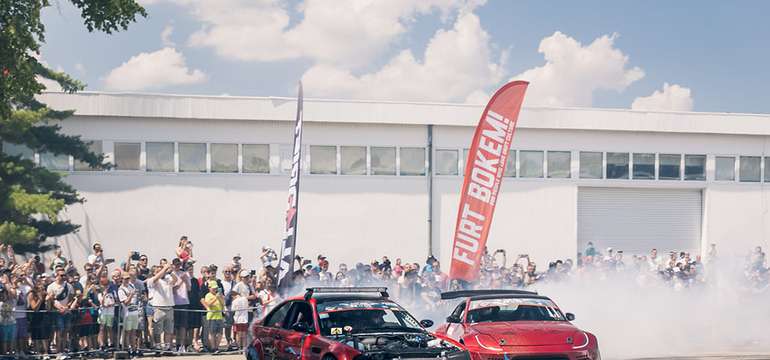 Drifty, šprinty, rally jazdy aj kaskadérske show 
