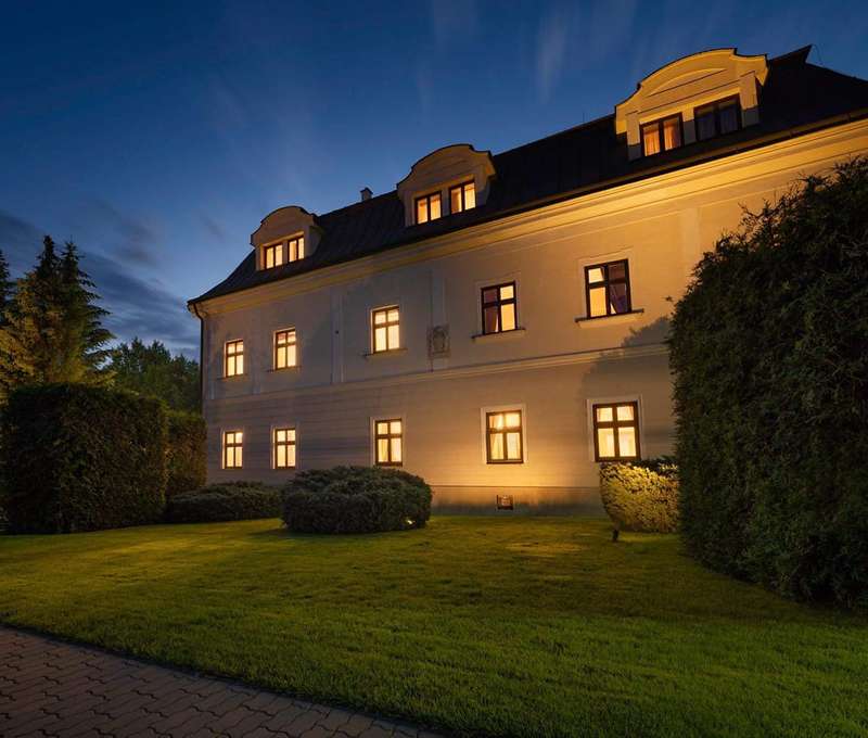 Vychutnajte si neopakovateľnú atmosféru historického hotela Villa Nečas**** 