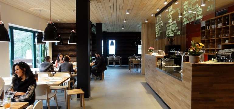 V restauraci se podává maso i ryby z vlastních BIO chovů i vlastní domácí chléb a slanina