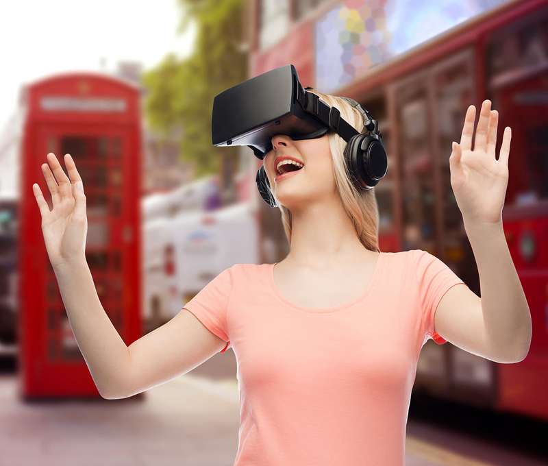 Komunikujte s virtuálnymi postavami a zlepšite si plynulosť angličtiny