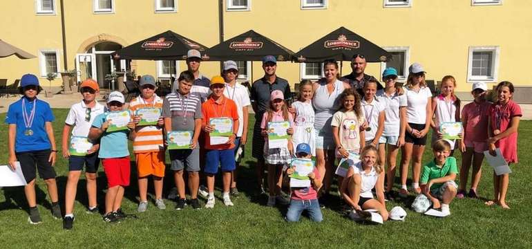 Intenzívny víkendový golfový kurz v Golf Club Welten v Báči