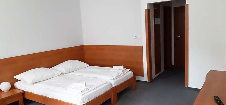 Štandardné izby hotela Skalka*** s dvoma samostatnými alebo spojenými lôžkami