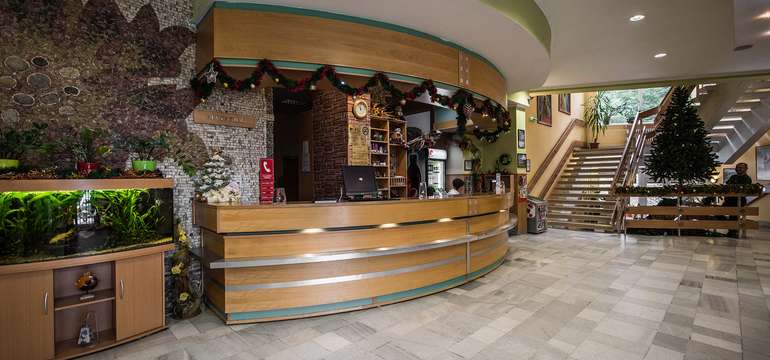 V AVENA RELAX HOTEL***  vás na recepcii privíta milý personál 