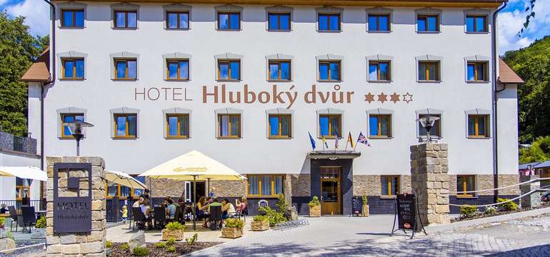 Hotel je skvele dostupný autom aj vlakom